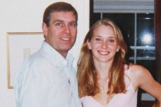 Alžběta II. zbavila syna všech titulů: Čelí obvinění ze zneužití sedmnáctileté dívky – eXtra.cz